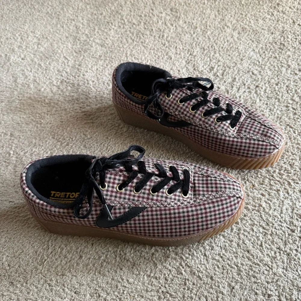 Tretorn Plaid Sneakers with Black Details - Picture 3 of 8